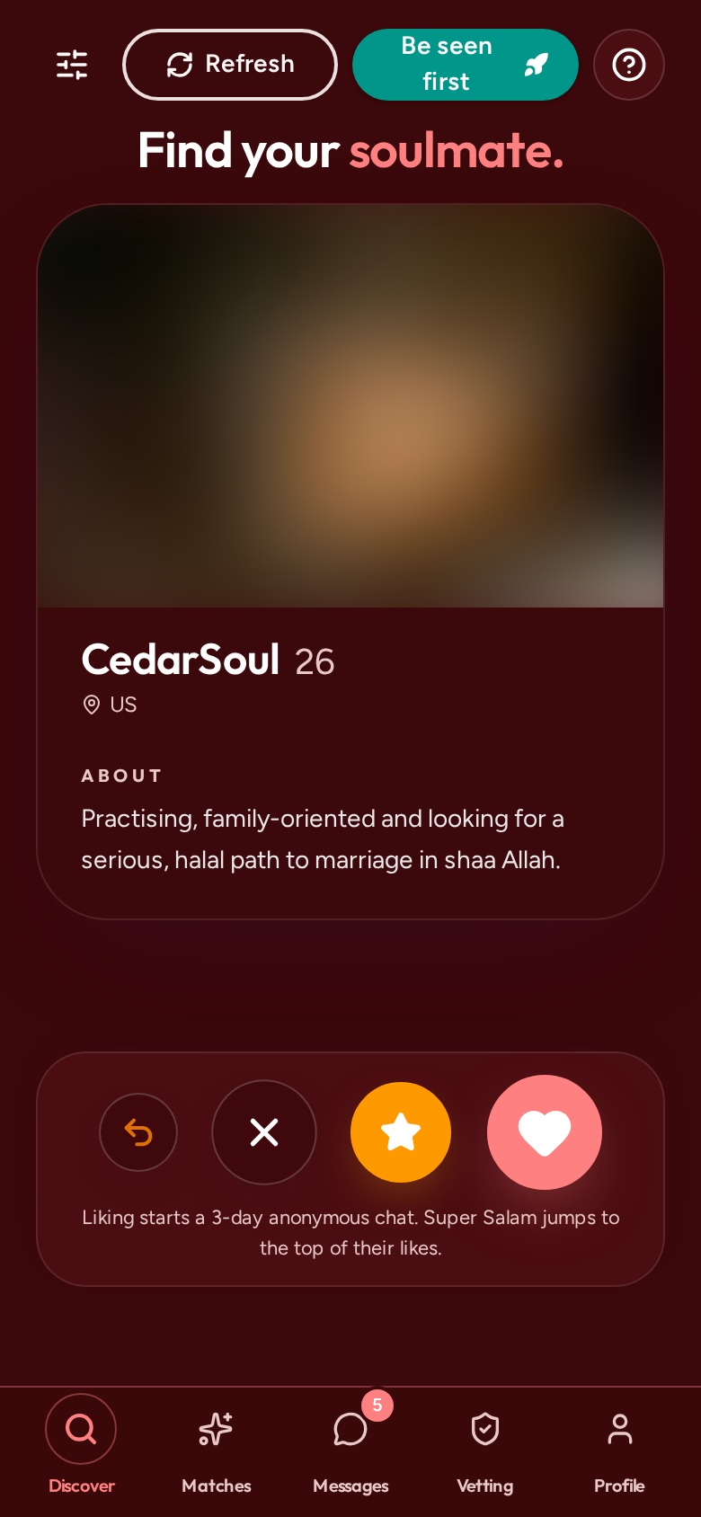 Discover screen with blurred photo and like, skip and Super Salam buttons